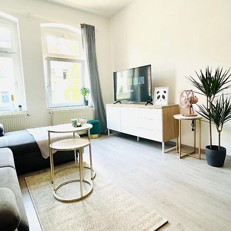 Renoviertes Apartment In Zentraler Lage - Wlan, Smart-Tv, Kuche, Balkon Und Queensize-Bett Fur 4 Gaste Erfurt Buitenkant foto