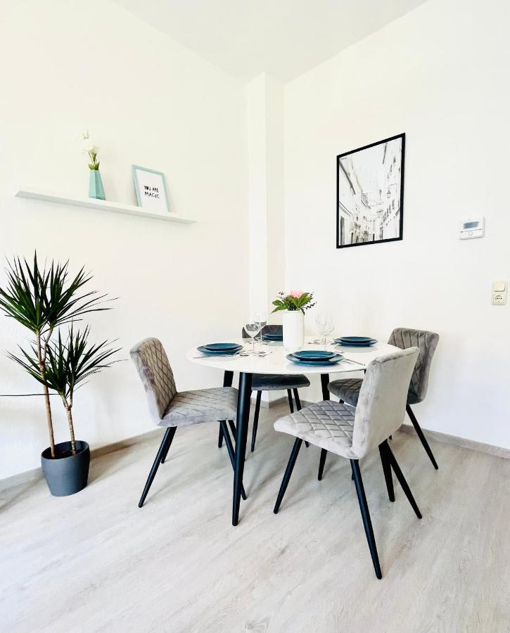 Renoviertes Apartment In Zentraler Lage - Wlan, Smart-Tv, Kuche, Balkon Und Queensize-Bett Fur 4 Gaste Erfurt Buitenkant foto